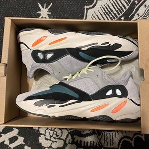 Yeezy 700 wave runner size 13